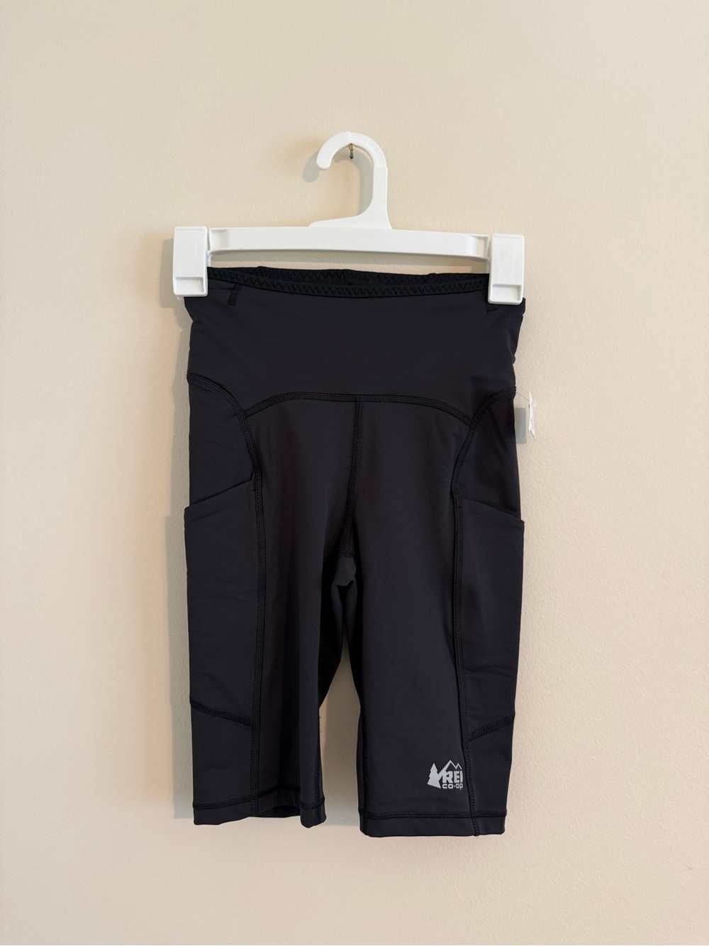 NWT REI Women’s Xsmall Bike Short Swiftland 9" Inseam Running Active Stretch